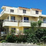 Vivian Apartment *