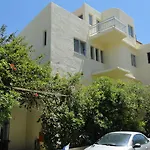Vivian Apartment