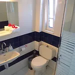 Vivian Apartment