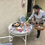 Vivian *