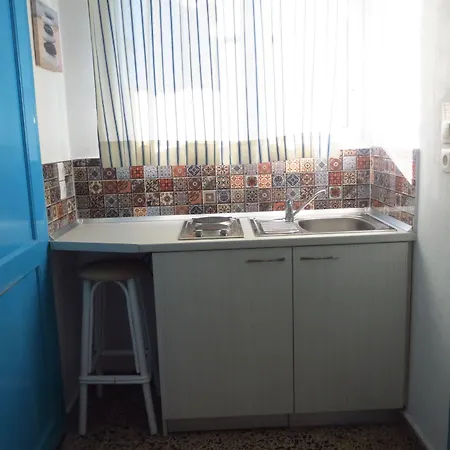 薇薇安一室公寓酒店 *